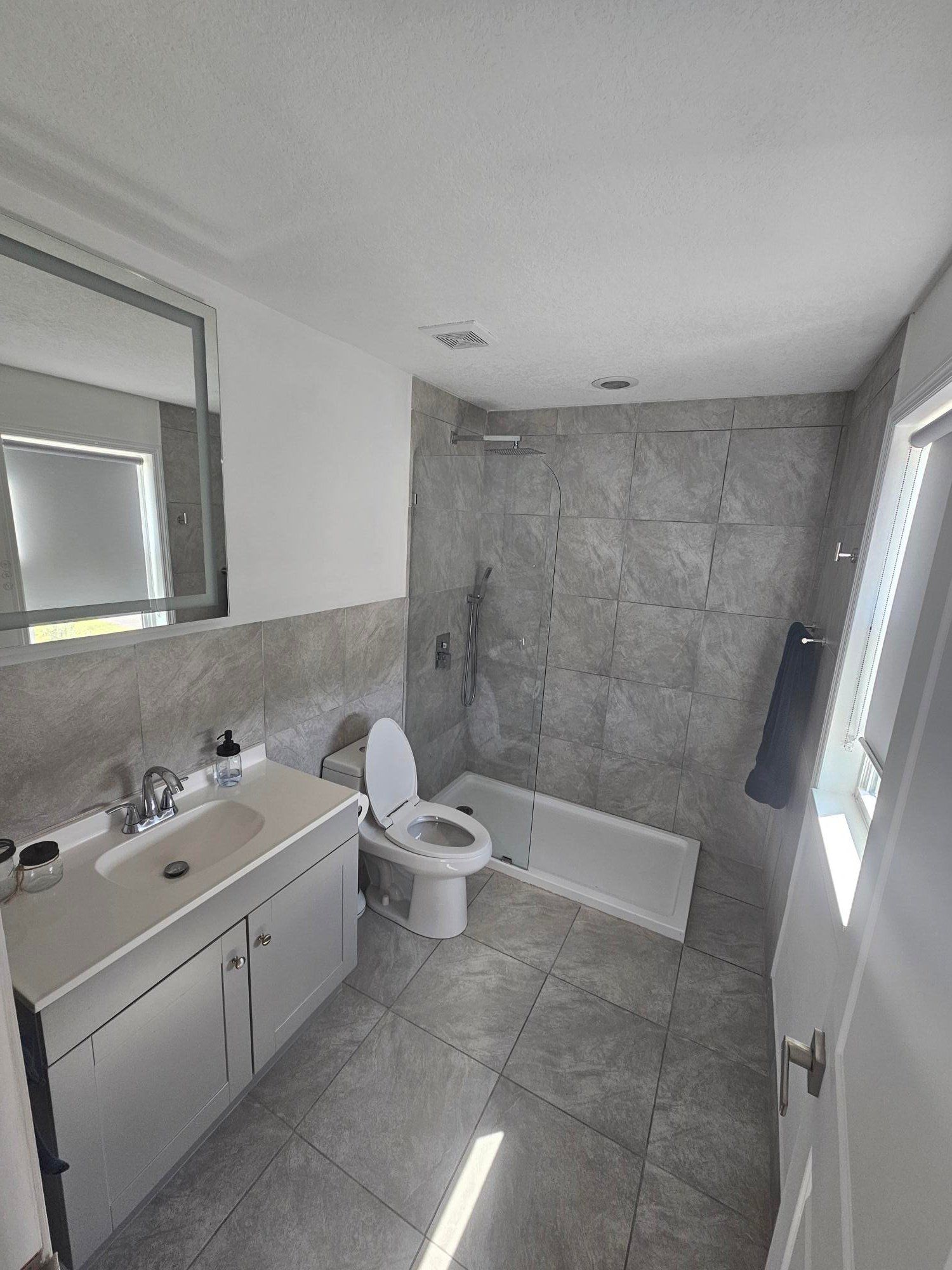 Master en suite with walk-in shower